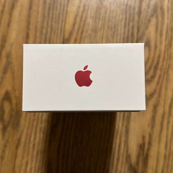 iPhone 11 Red 64GB Unlocked with Case - Picture 4 of 10